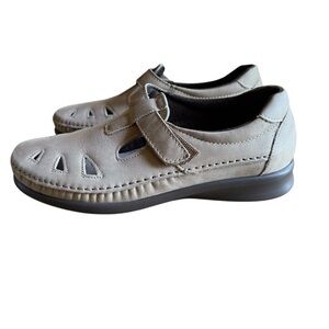 SAS Tan Loafers Mary Jane Style Shoes Slip on size 7.5